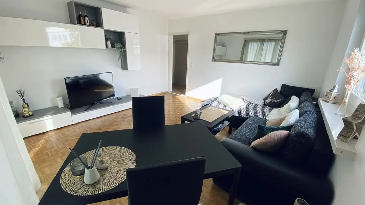 Apartment for rent - Heuweidlistrasse 4, 8340 Hinwil - Photo 2