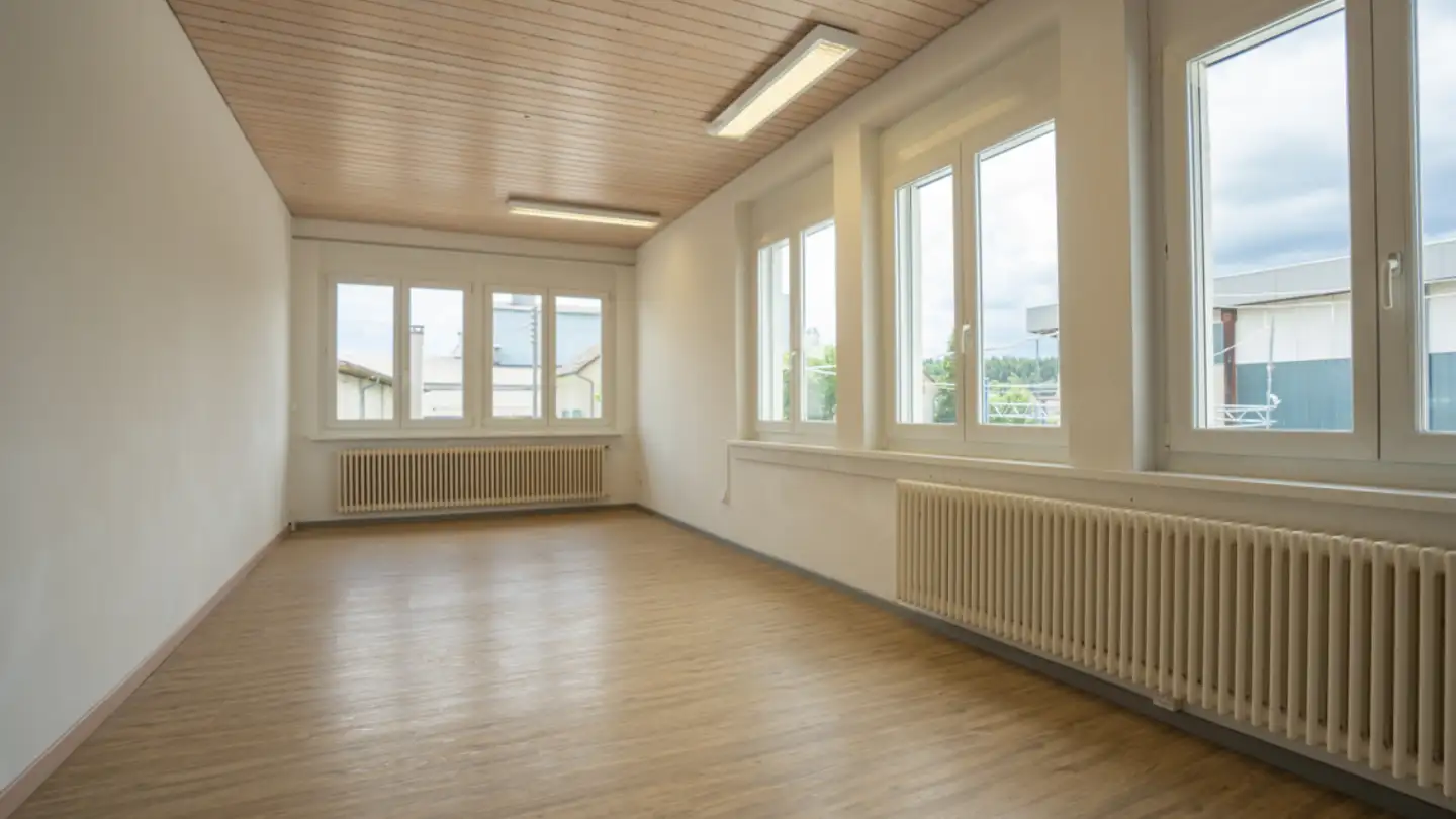 Commercial à louer - Suhrhardweg 14, 5102 Rupperswil