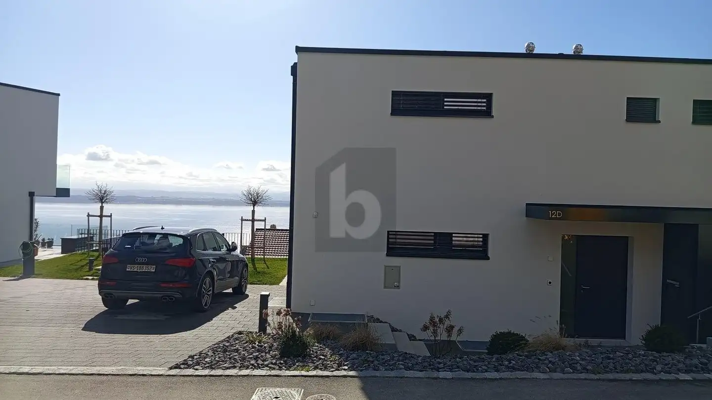 Duplex for rent - 2035 Corcelles NE