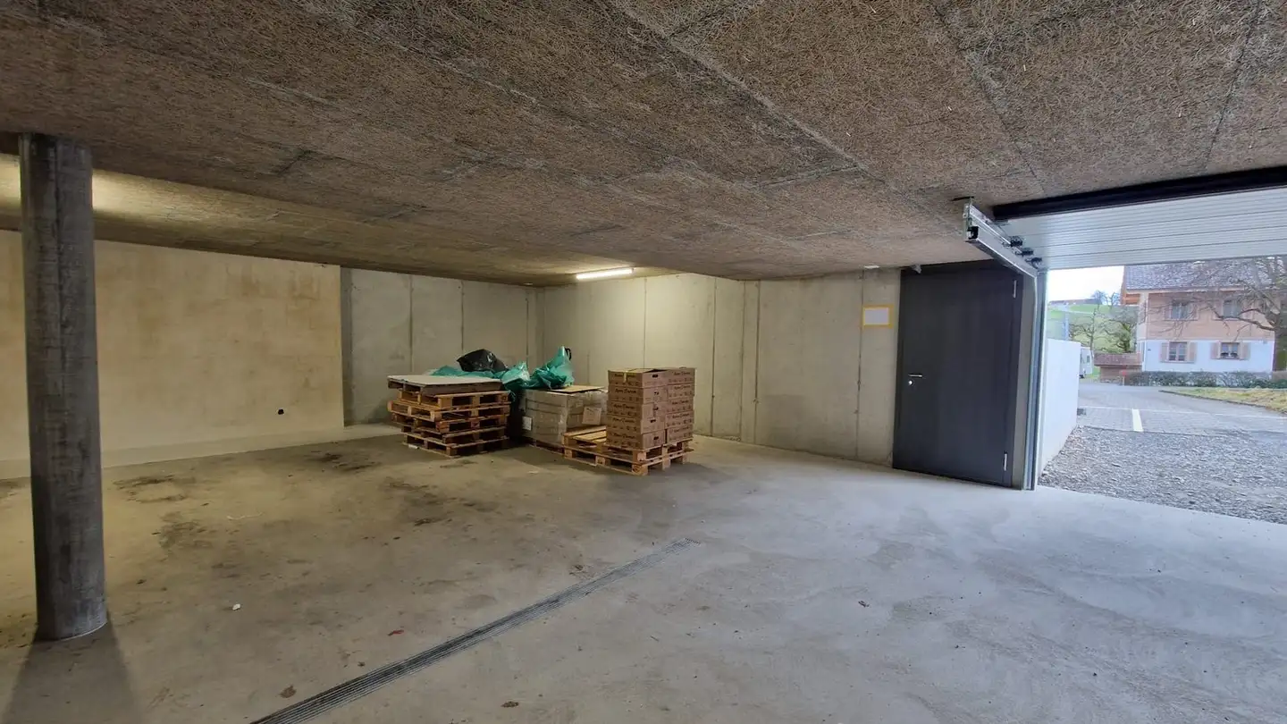 Tiefgaragenstellplatz mieten - 3631 Höfen b. Thun