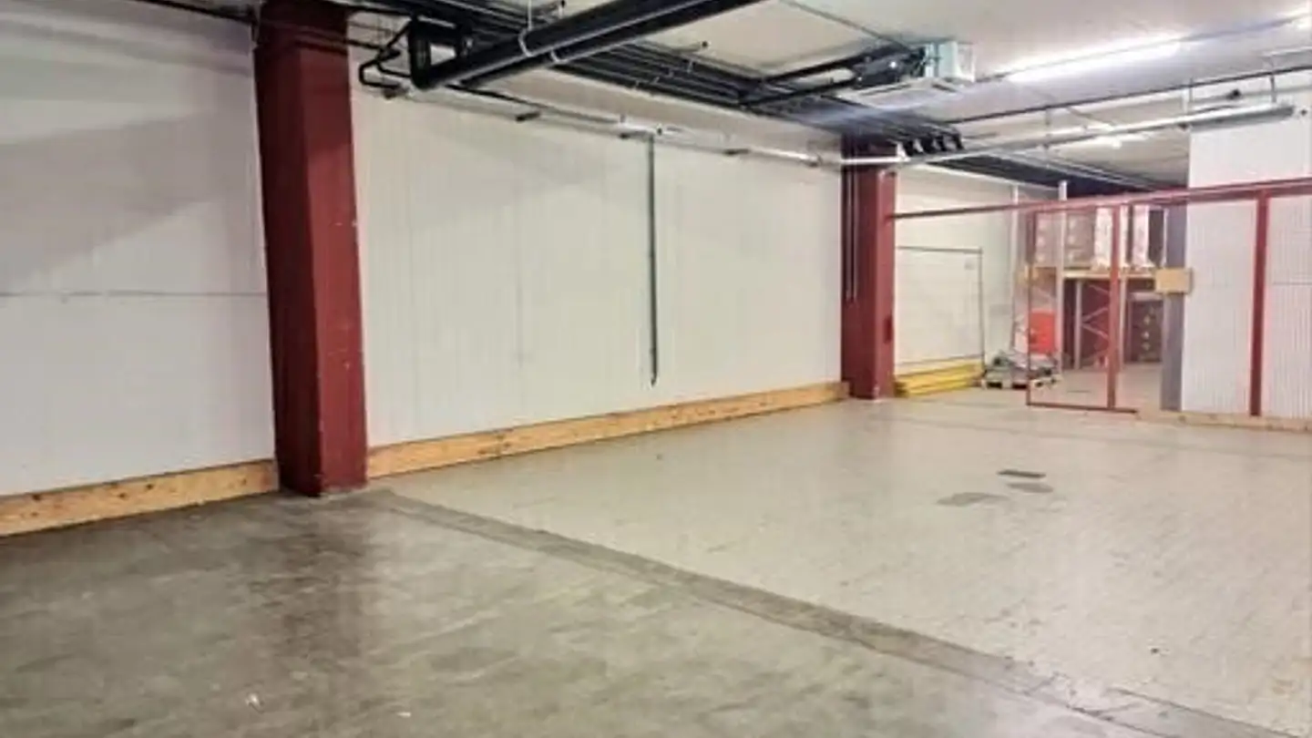 Mixed-use building for rent - 6807 Taverne