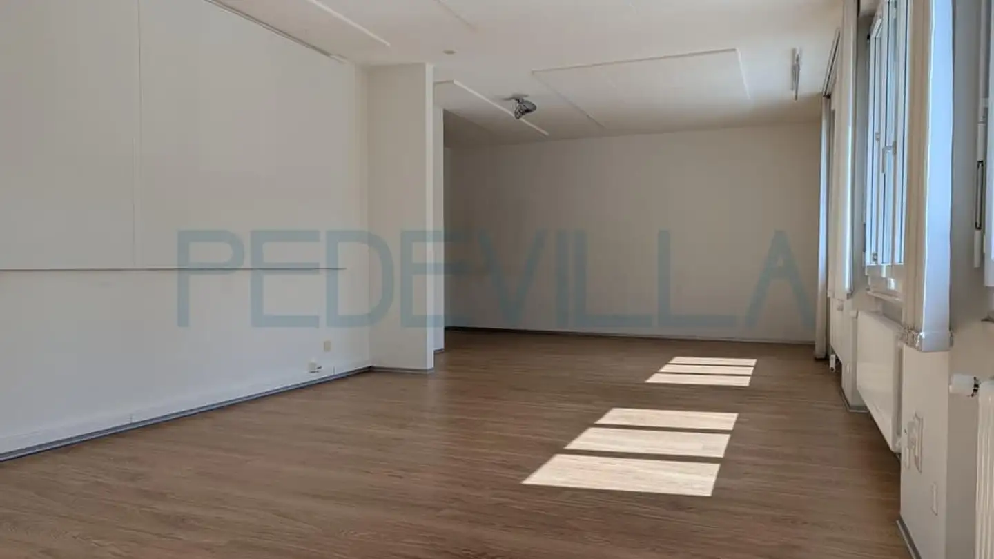 Commercial for rent - Rue De La Gurzelen / Gurzelenstrasse 31, 2502 Biel/Bienne - Photo 3