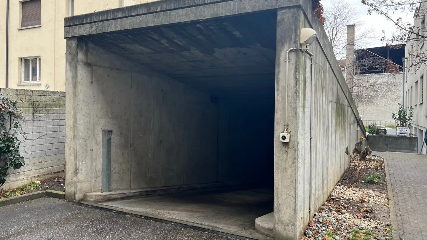 Indoor motorbike parking space for rent - Klybeckstrasse 79, 4057 Basel - Photo 3