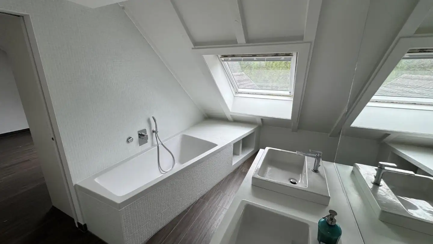 Attic flat for rent - Route du Village 25, 1112 Echichens - Photo 3