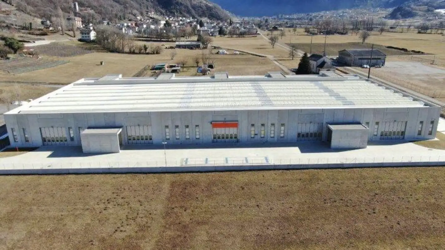 Geschäft mieten - Via La Monda 28, 6534 S. Vittore