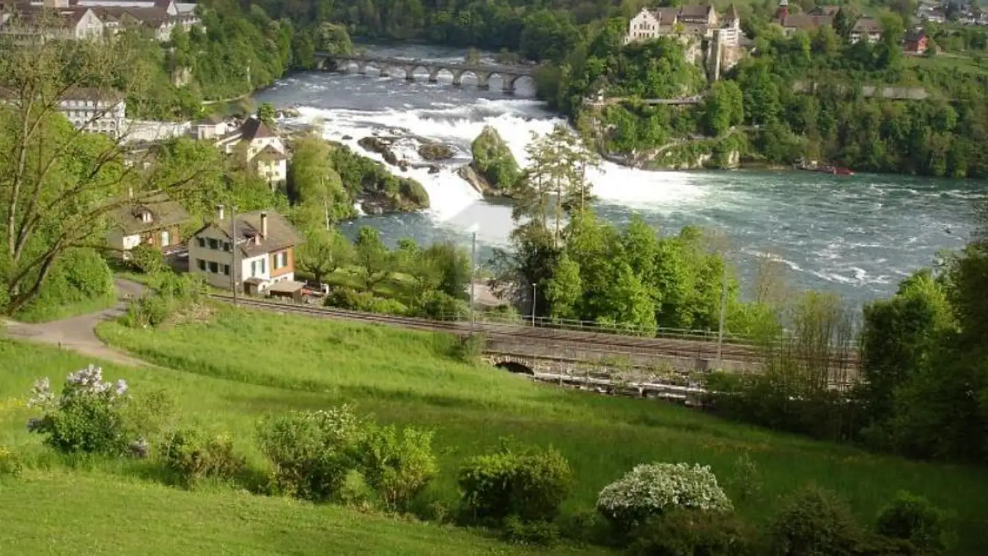 Dachgeschosswohnung mieten - 8212 Neuhausen am Rheinfall