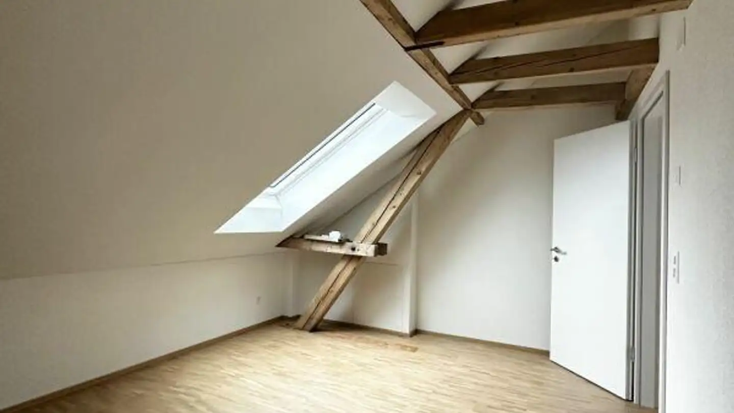 Attic flat for rent - Bleichestrasse 5, 8640 Rapperswil SG - Photo 2