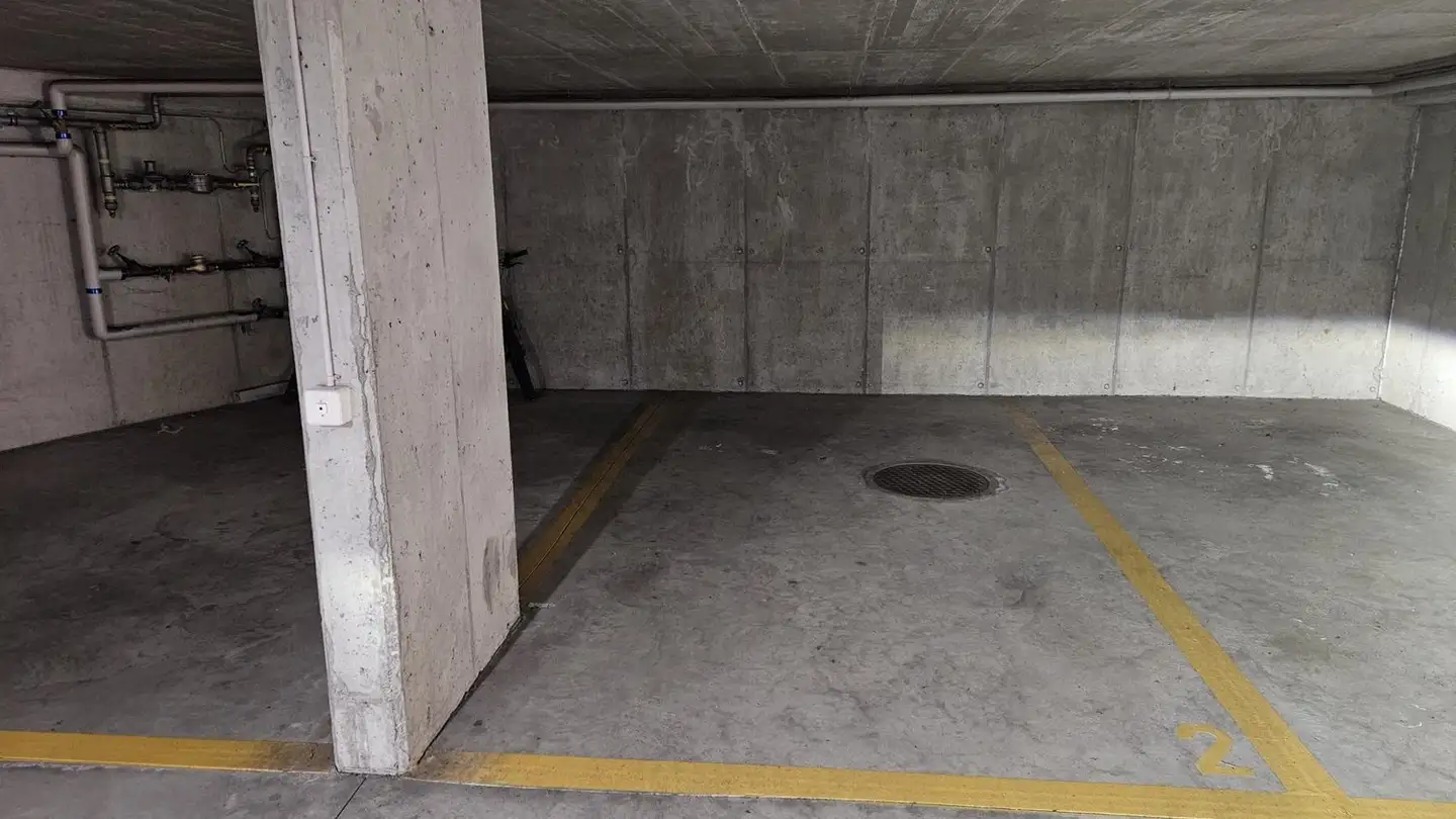 Covered parking space for sale - 1027 Lonay