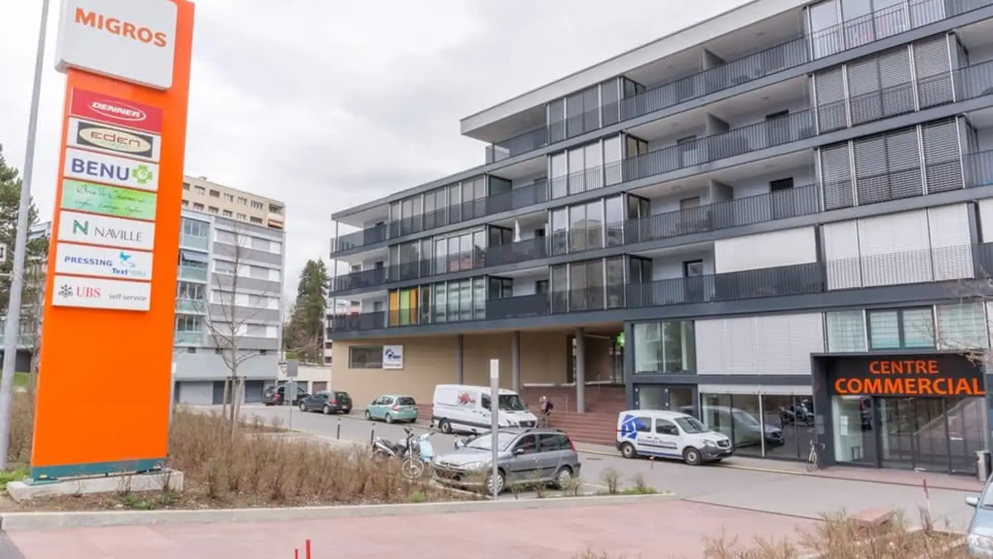 Commercial à louer - Route Sainte-Thérèse 2a, 1700 Fribourg