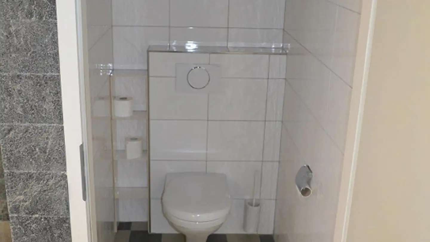 Commercial for rent - Seestrasse 3, 6052 Hergiswil NW - Photo 3