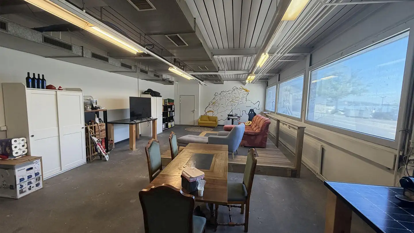 Commercial for rent - Seestrasse 3, 6052 Hergiswil NW
