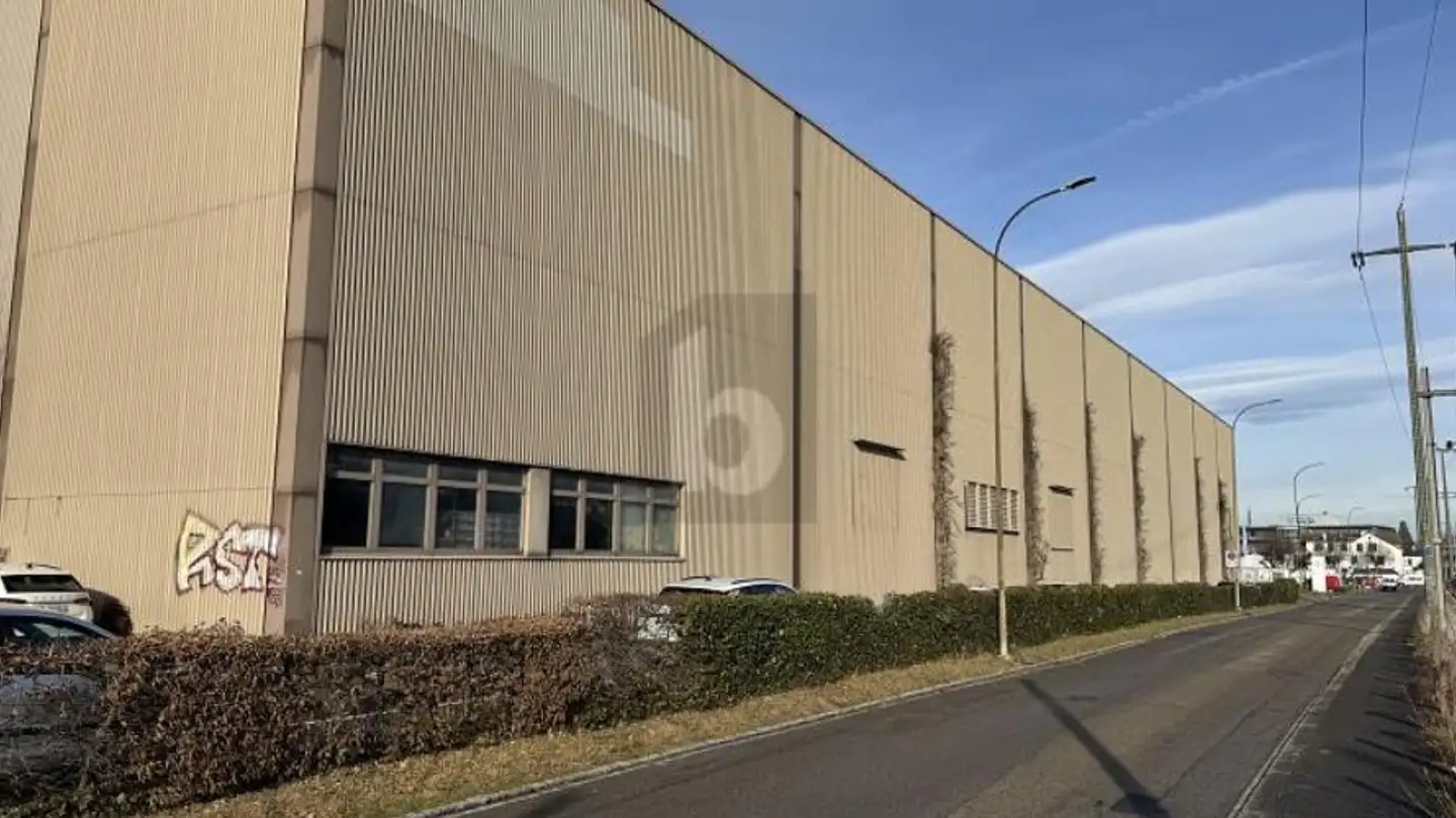 Espace de stockage à louer - 4142 Münchenstein