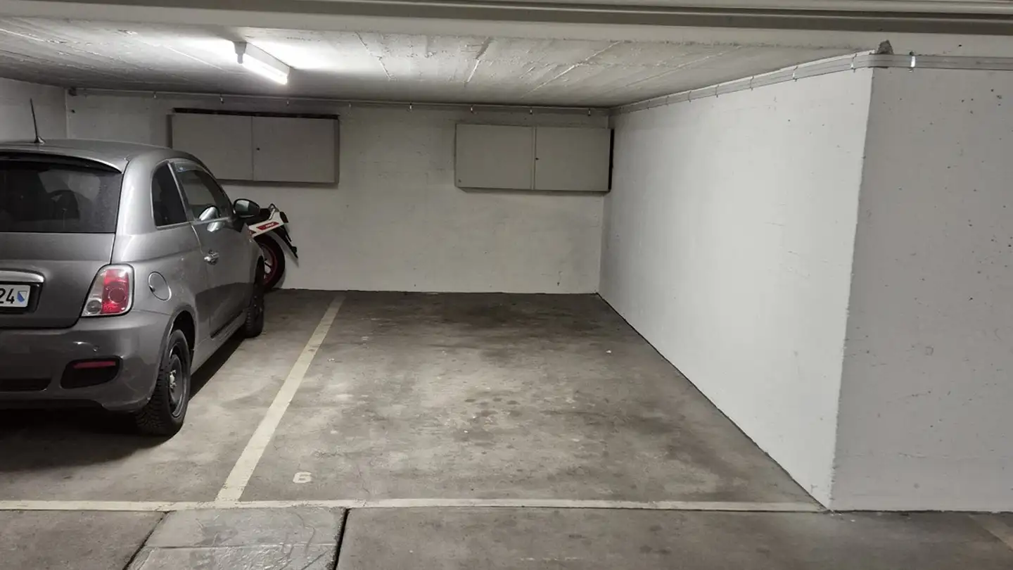 Single garage for rent - Bergellerstrasse 33, 8049 Zürich