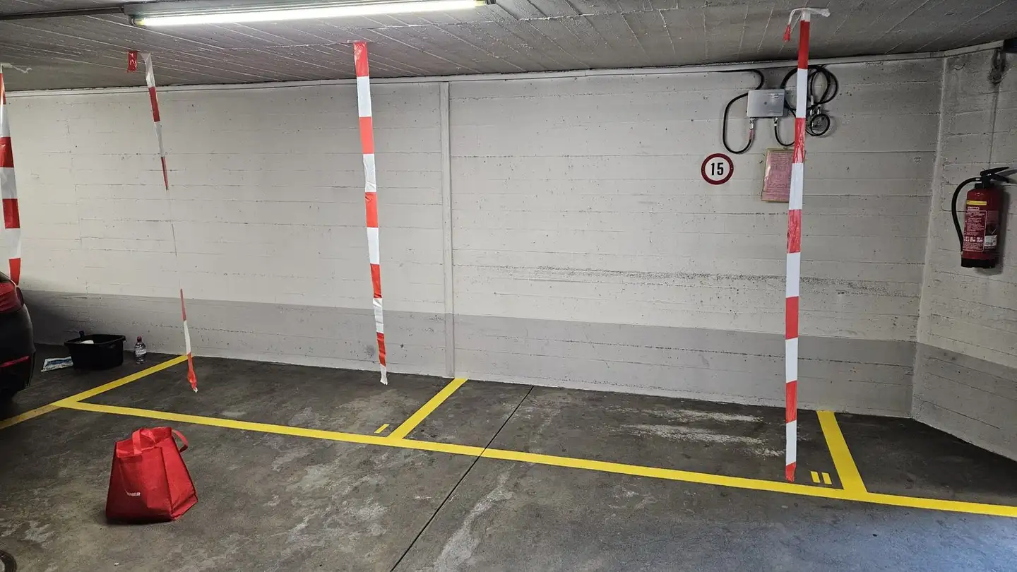 Tiefgaragenstellplatz mieten - Bachmattstrasse 10, 8048 Zürich