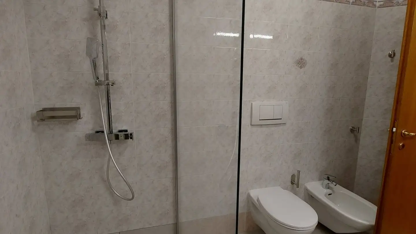 Apartment for rent - Lungolago Pietro Roncaioli 40, 6827 Brusino Arsizio - Photo 2