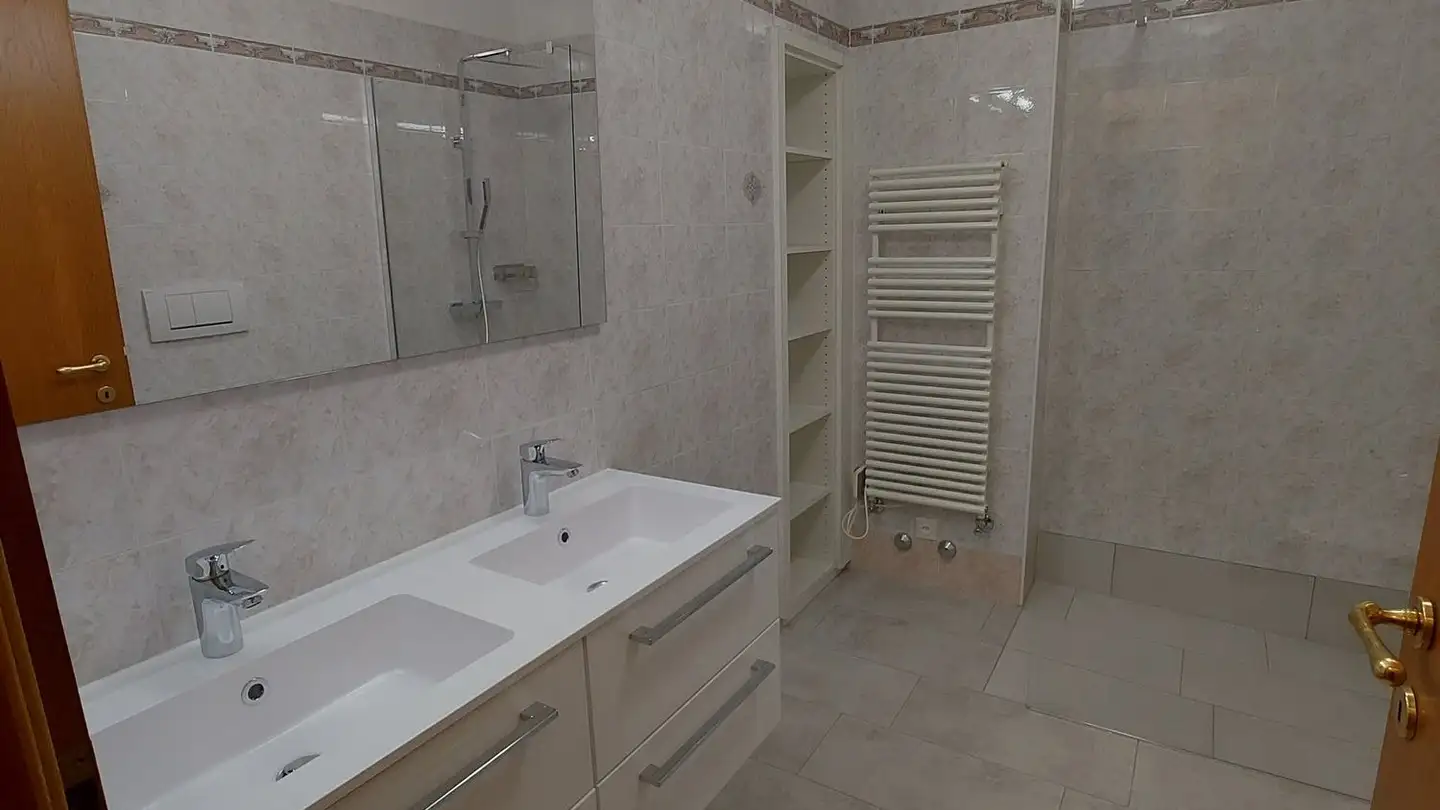 Apartment for rent - Lungolago Pietro Roncaioli 40, 6827 Brusino Arsizio - Photo 3