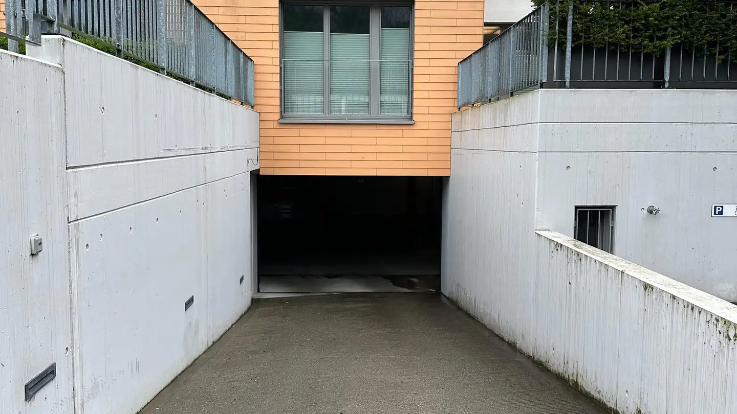 Underground parking space for rent - Mühlhäusern 4a, 8752 Näfels