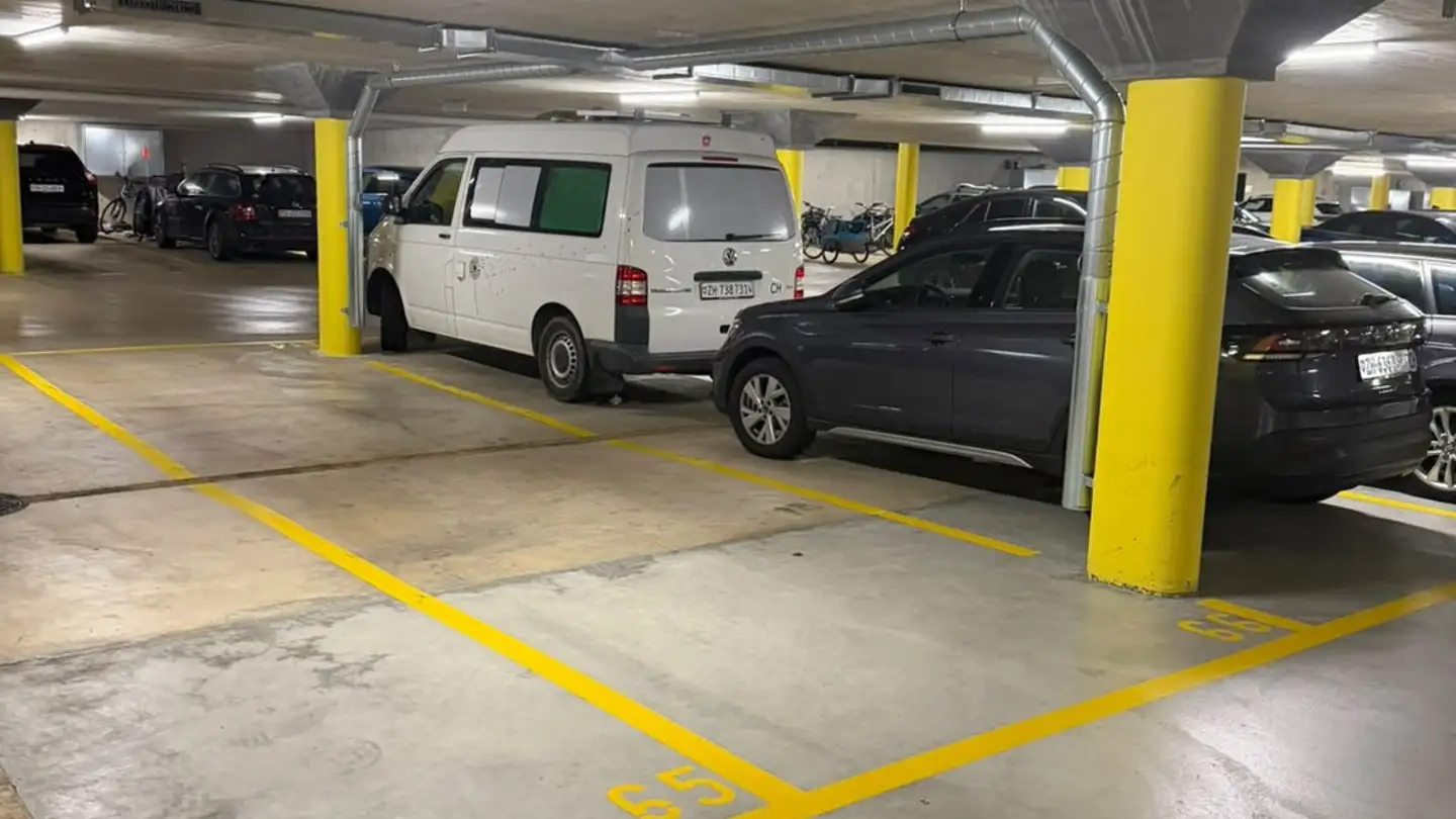 Place de parking extérieure à louer - Hegifeldstrasse 10a, 8404 Winterthur