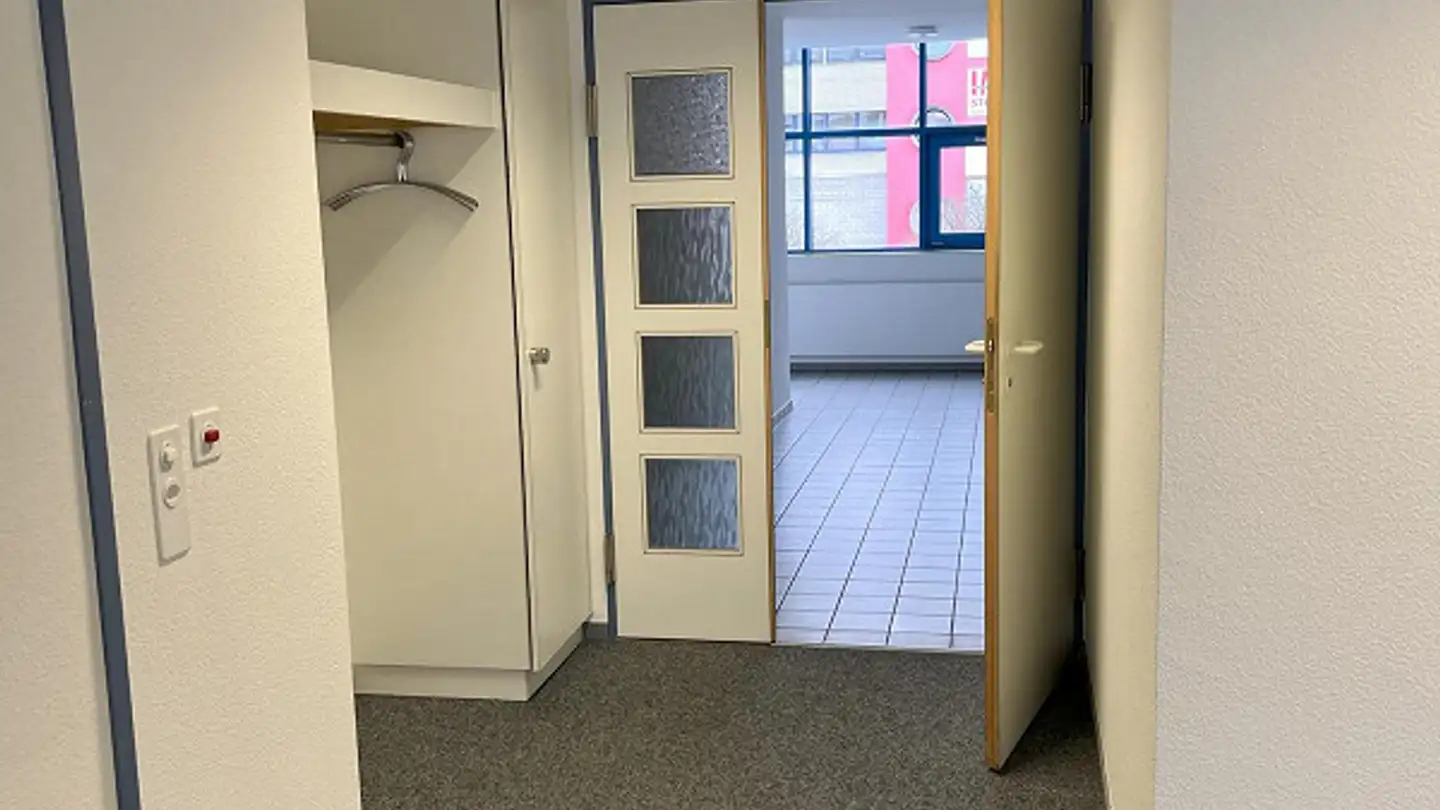 Office space for rent - Seewenweg 6, 4153 Reinach BL - Photo 2