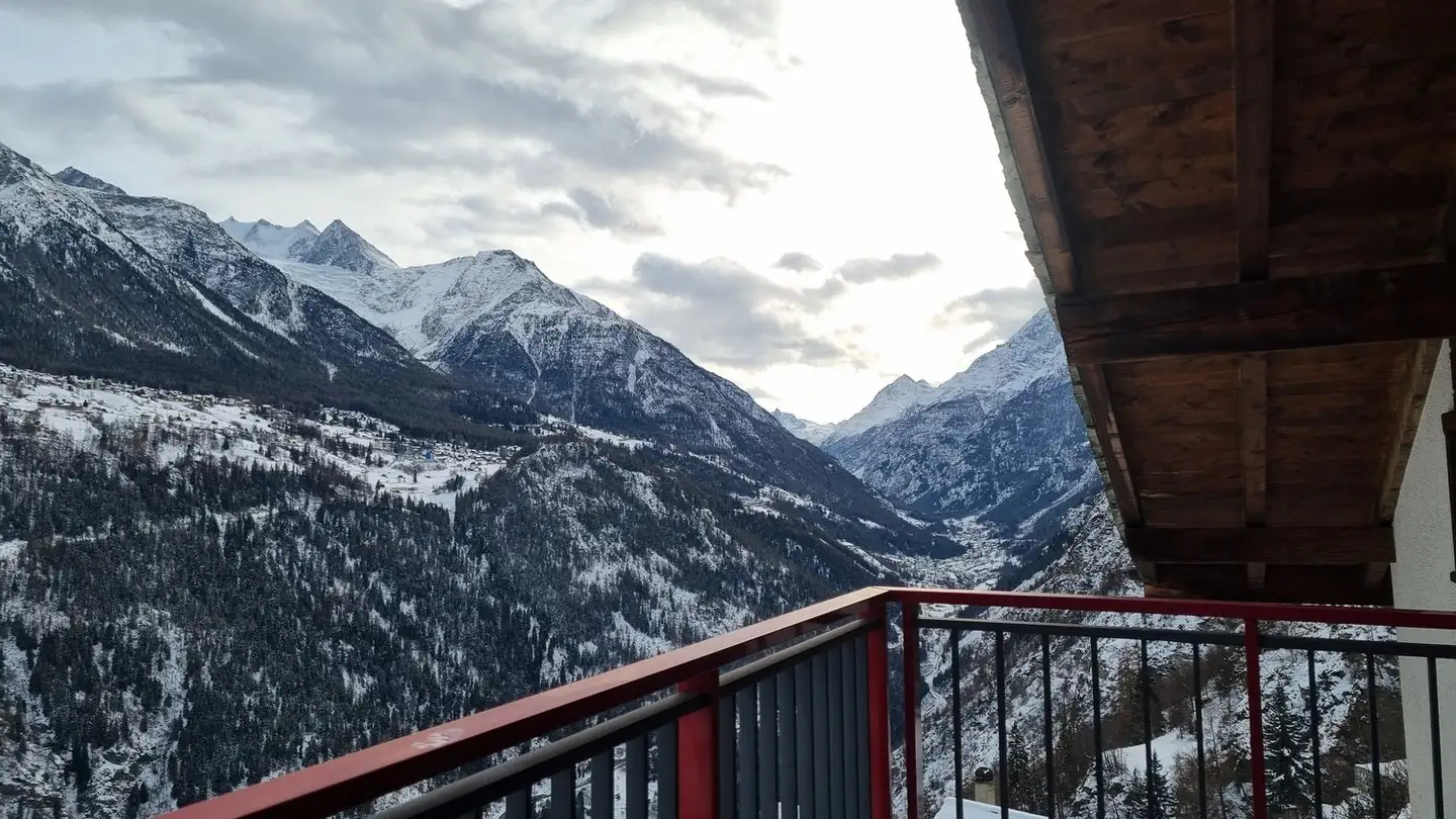 Residential building for sale - 3926 Embd