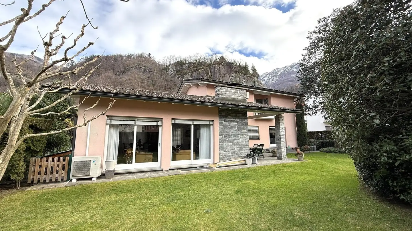 Villa for sale - 6512 Giubiasco