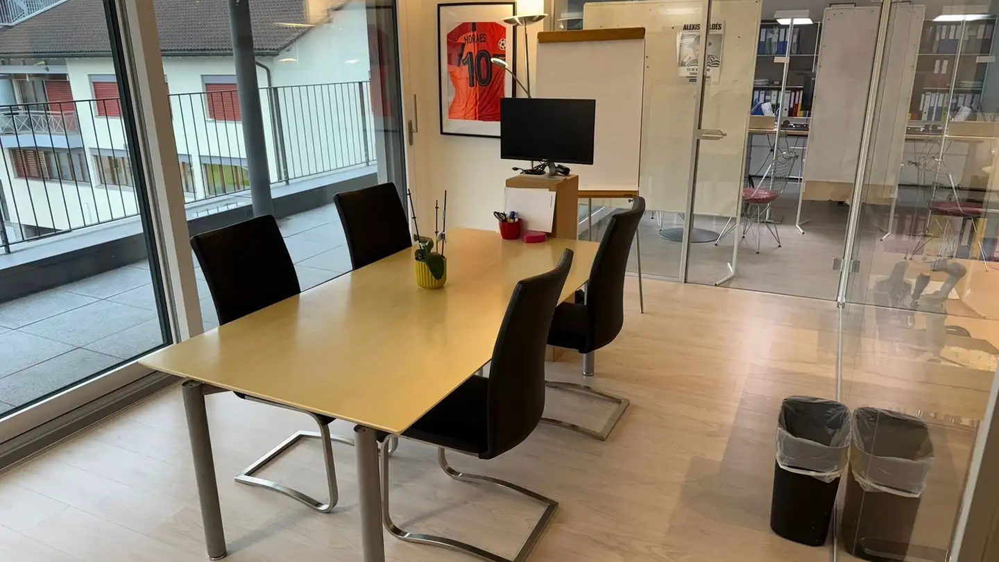 Office space for rent - 6405 Immensee