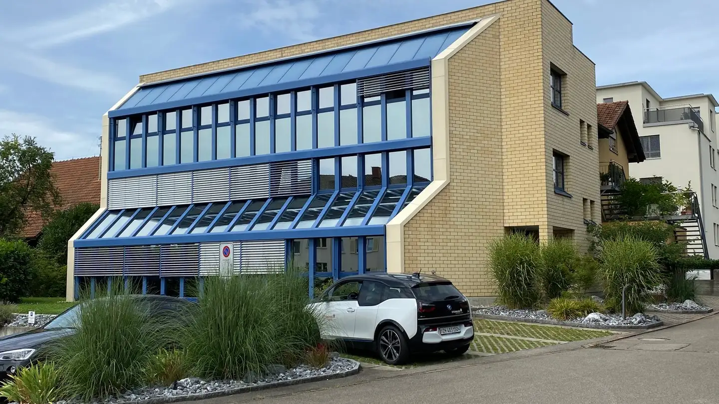 Commercial à louer - Sonneggweg 5, 8180 Bülach