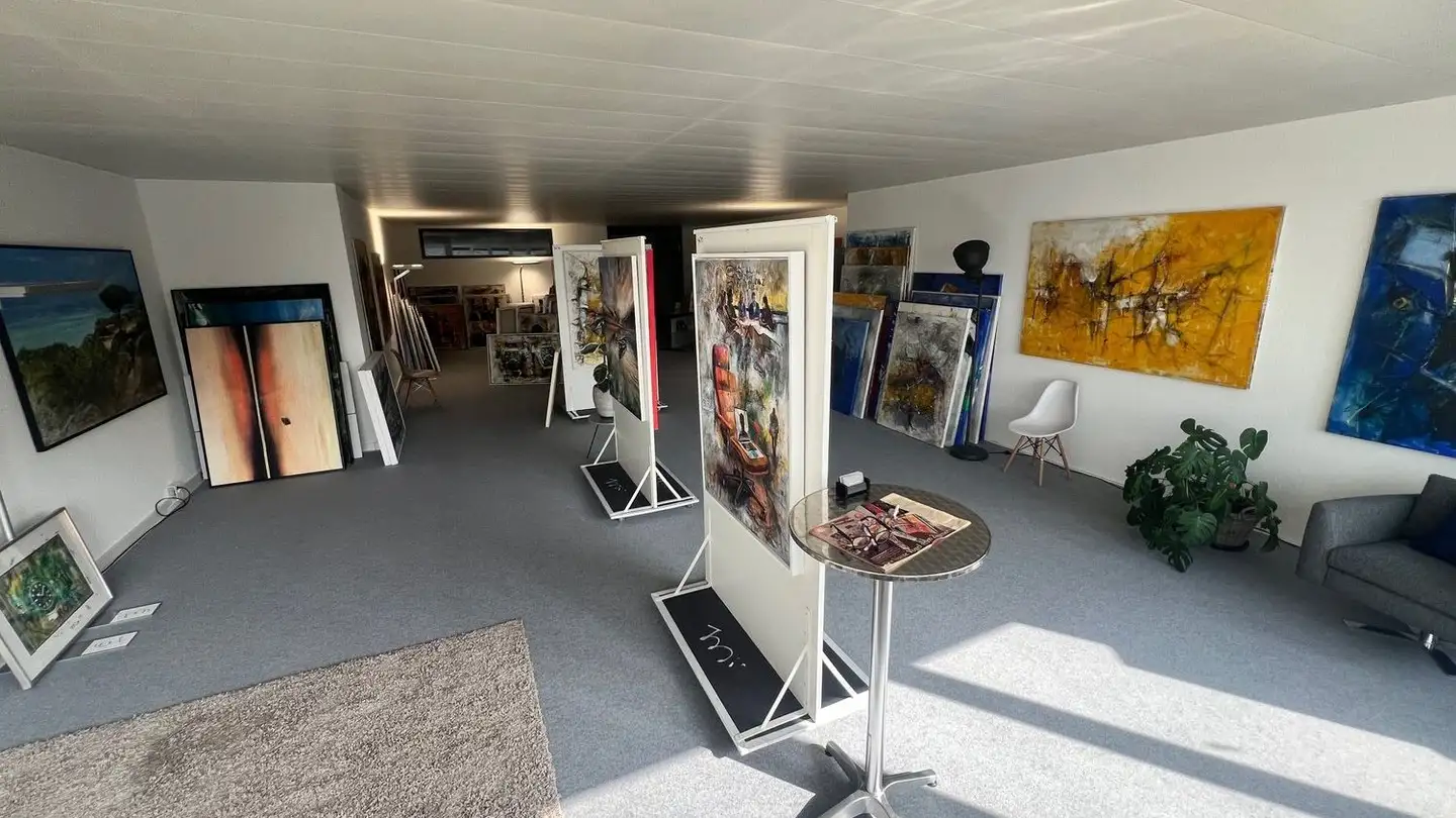 Shop for rent - Sumpfstrasse, 6312 Steinhausen