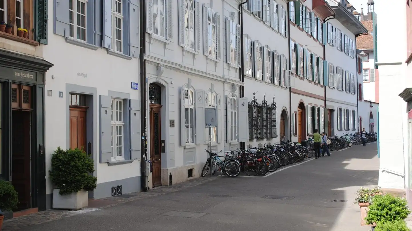 Attique à louer - Nadelberg 14, 4051 Basel