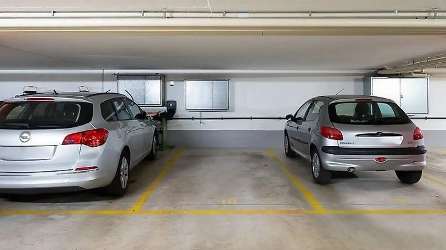 Single garage for rent - In Der Breiti 5, 8047 Zürich