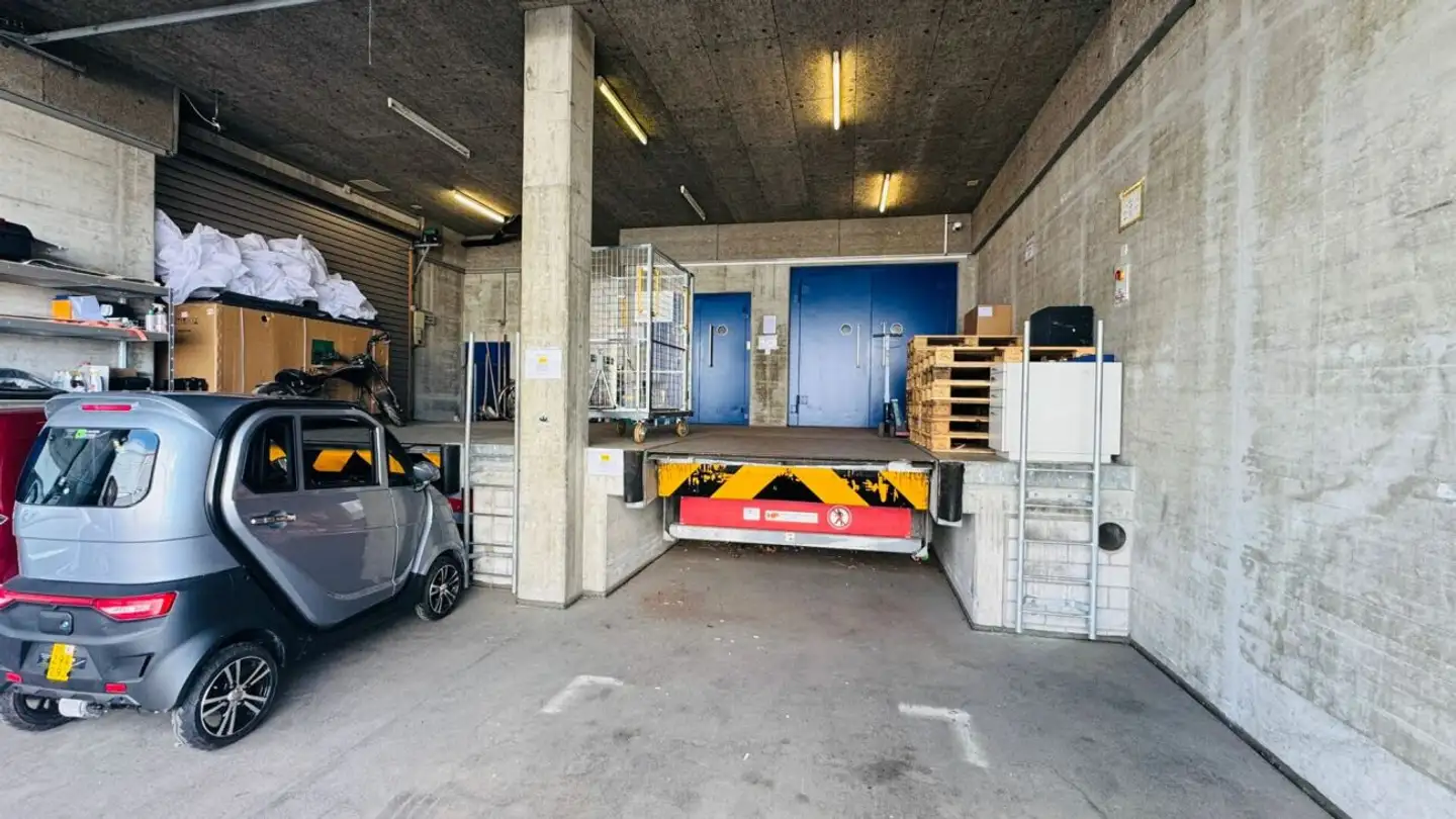 Commercial à louer - Langenhagstrasse 3, 4147 Aesch BL