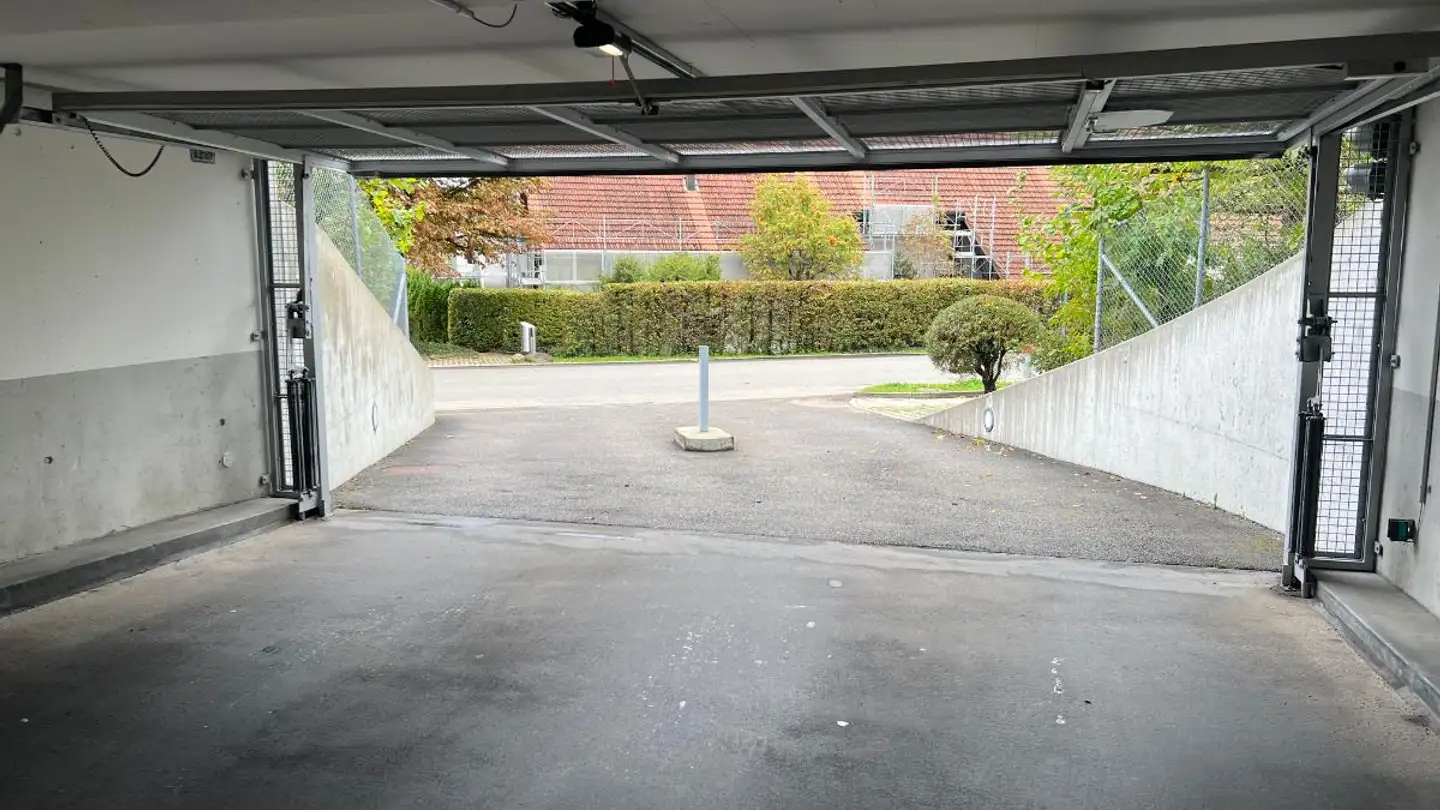 Garage doppio in affitto - Schlierenstrasse 10, 8142 Uitikon Waldegg - Photo 2