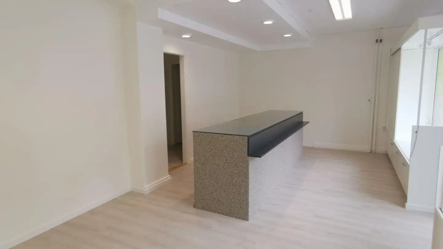 Geschäft mieten - Poststrasse 39, 8212 Neuhausen am Rheinfall - Foto 3