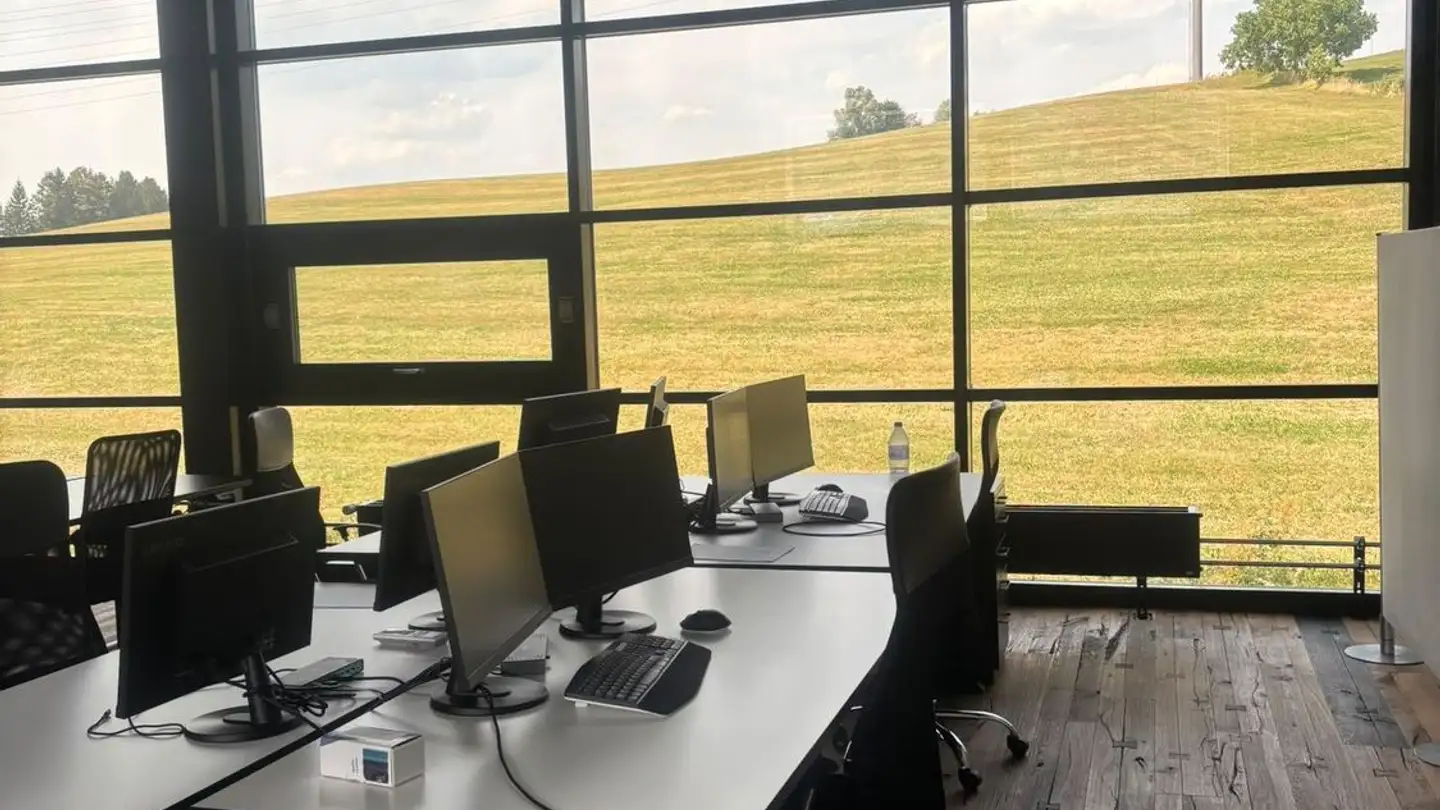 Office space for rent - Sihlbruggstrasse 107, 6340 Baar