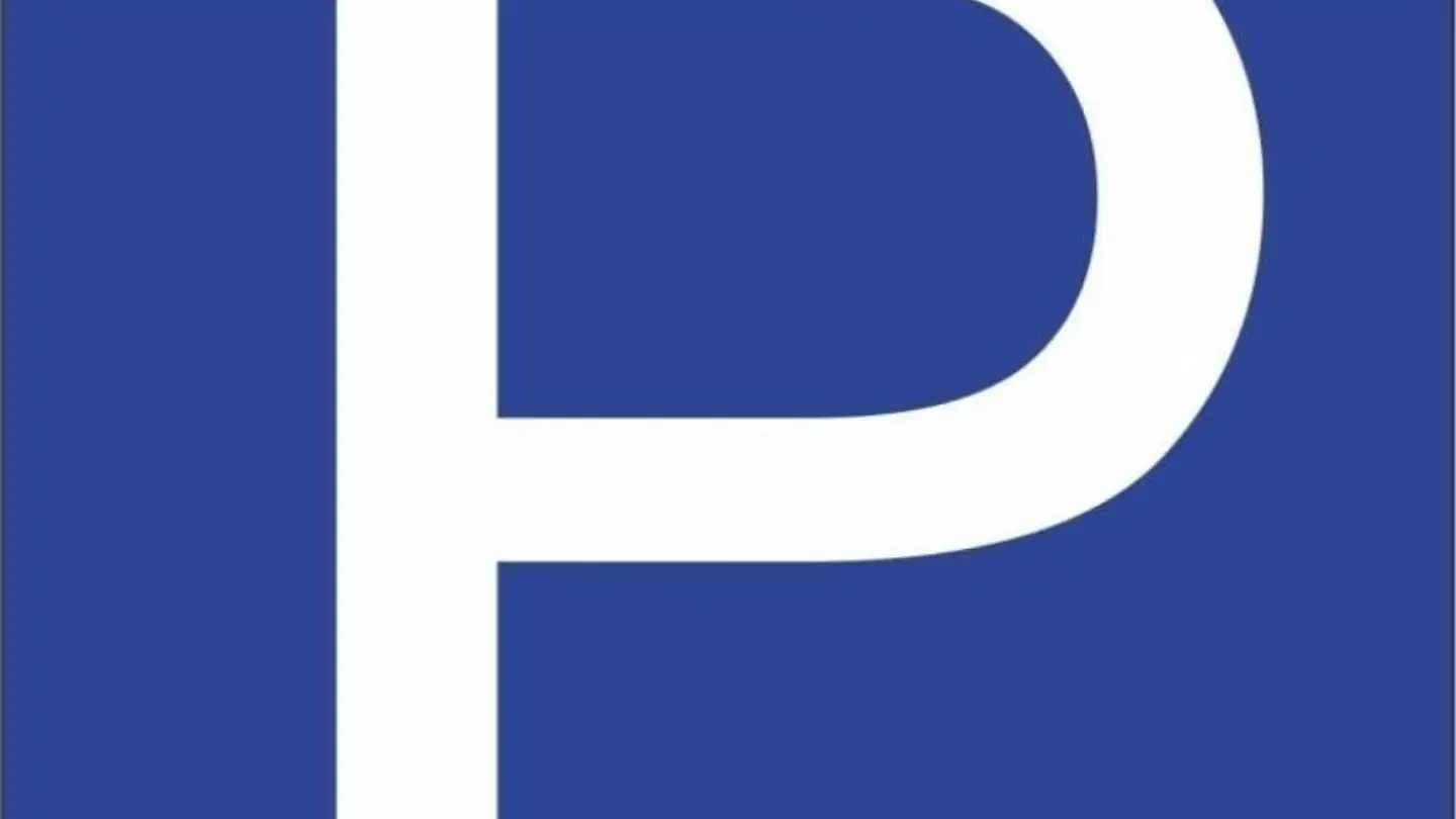 Place de parking extérieure à louer - Langrütistrasse 6, 8645 Jona