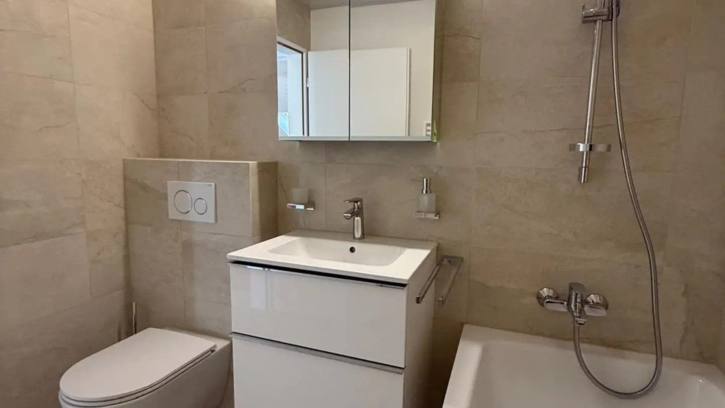 Attic flat for rent - Bälisteigstrasse 1, 8264 Eschenz - Photo 2