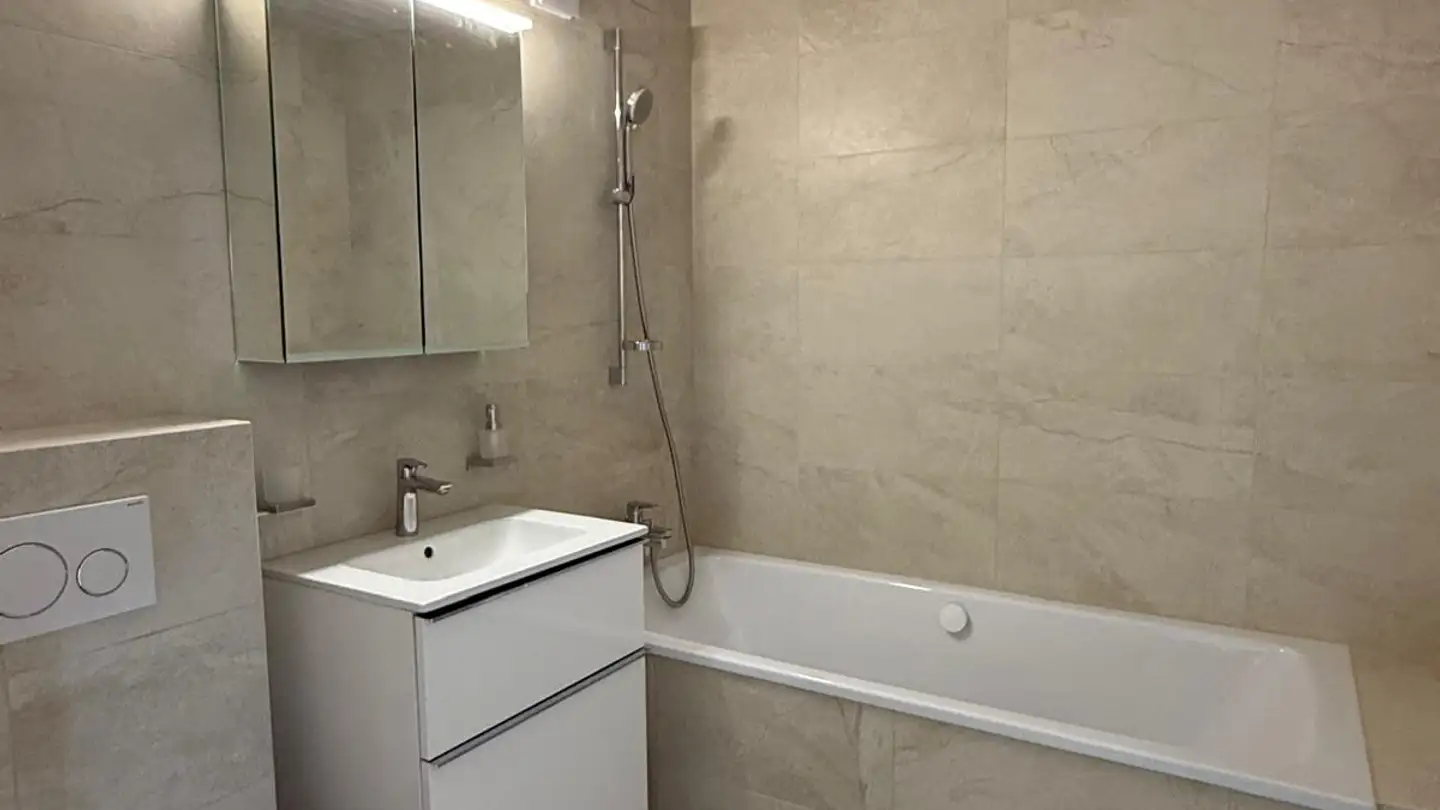 Attic flat for rent - Bälisteigstrasse 1, 8264 Eschenz - Photo 3