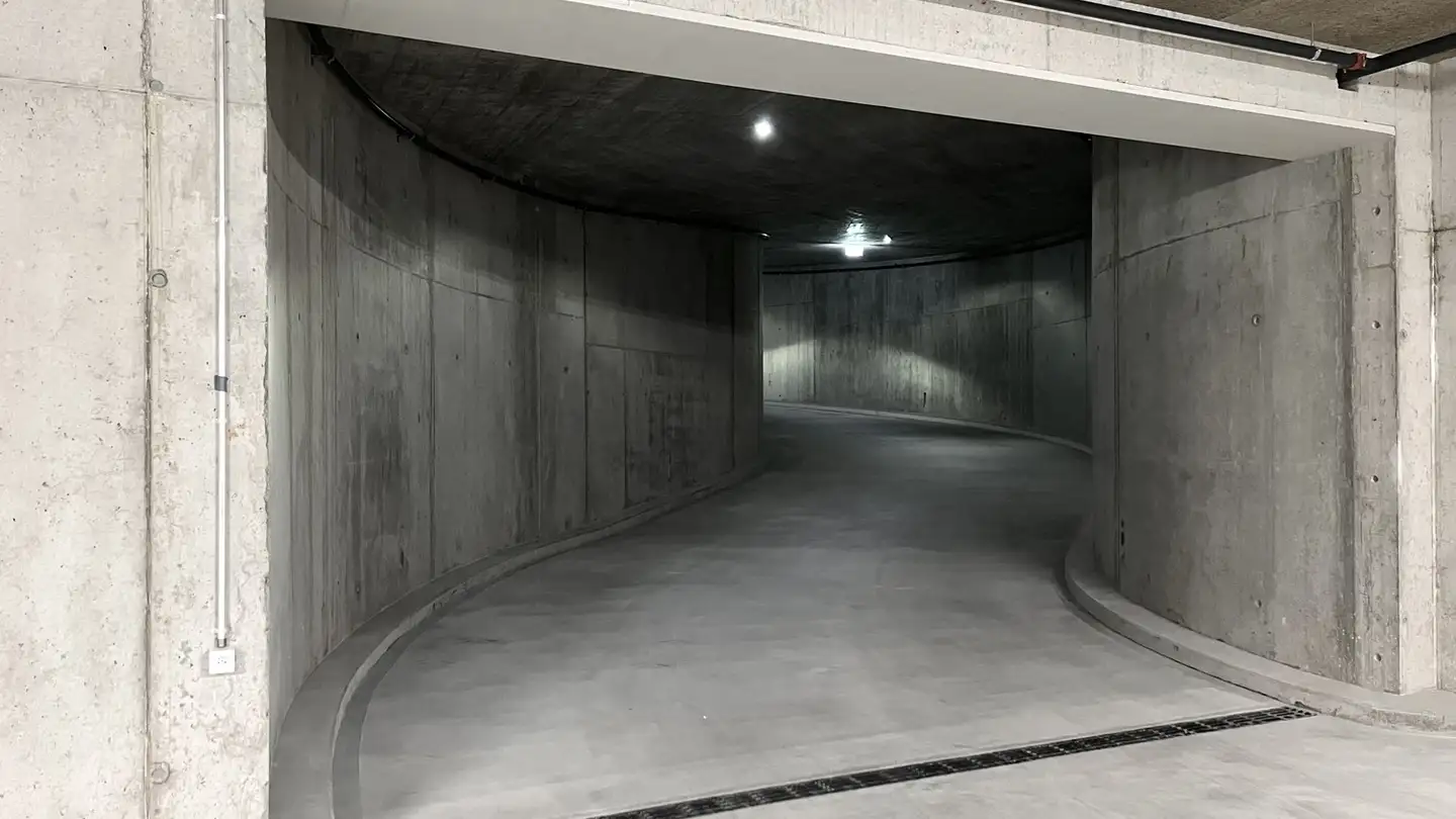 Place de parking souterraine à louer - St. Gallerstrasse 2, 8352 Elsau - Photo 2