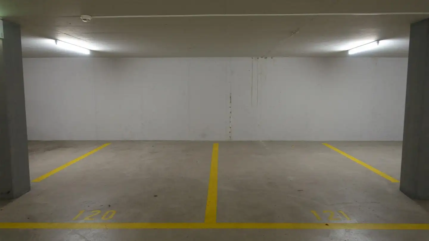 Place de parking souterraine à louer - Letzistrasse, 8730 Uznach - Photo 3