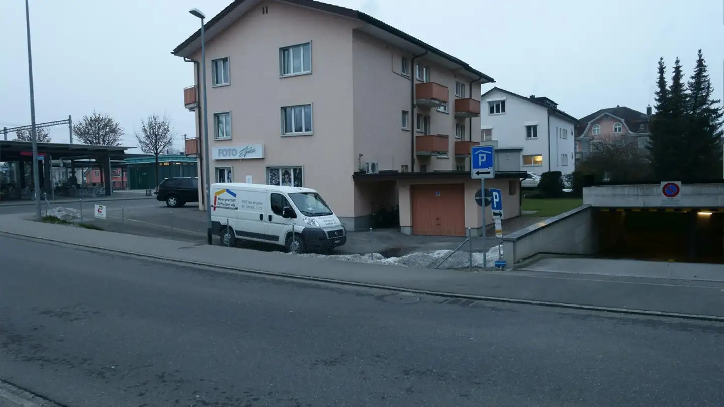 Place de parking souterraine à louer - Letzistrasse, 8730 Uznach