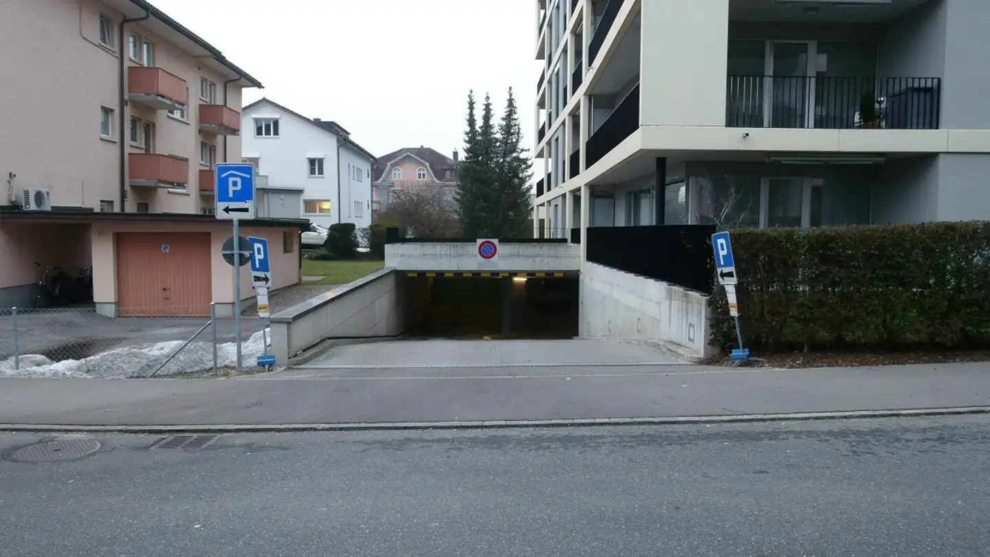 Place de parking souterraine à louer - Letzistrasse, 8730 Uznach - Photo 2