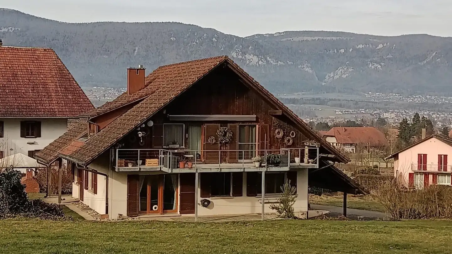 Dachgeschosswohnung mieten - Rütihof 250, 4574 Nennigkofen