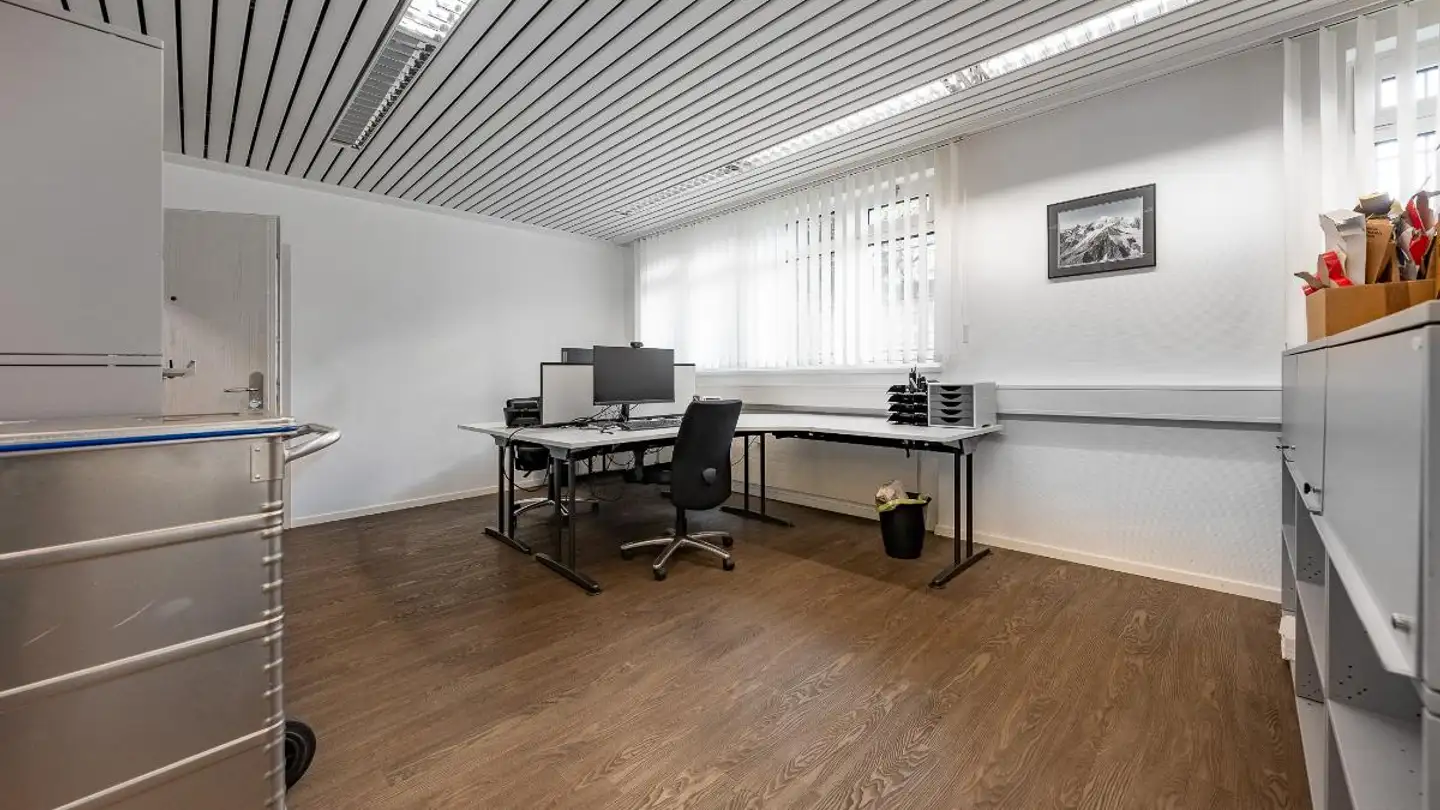 Commercial à louer - Henauerstrasse 7, 9244 Niederuzwil