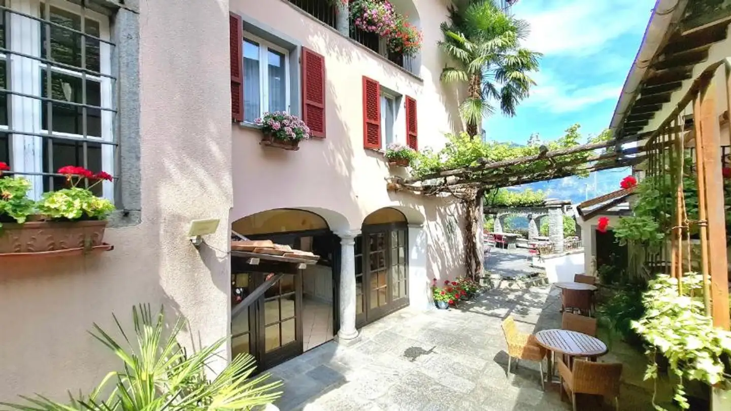 Hotel for sale - 6655 Intragna