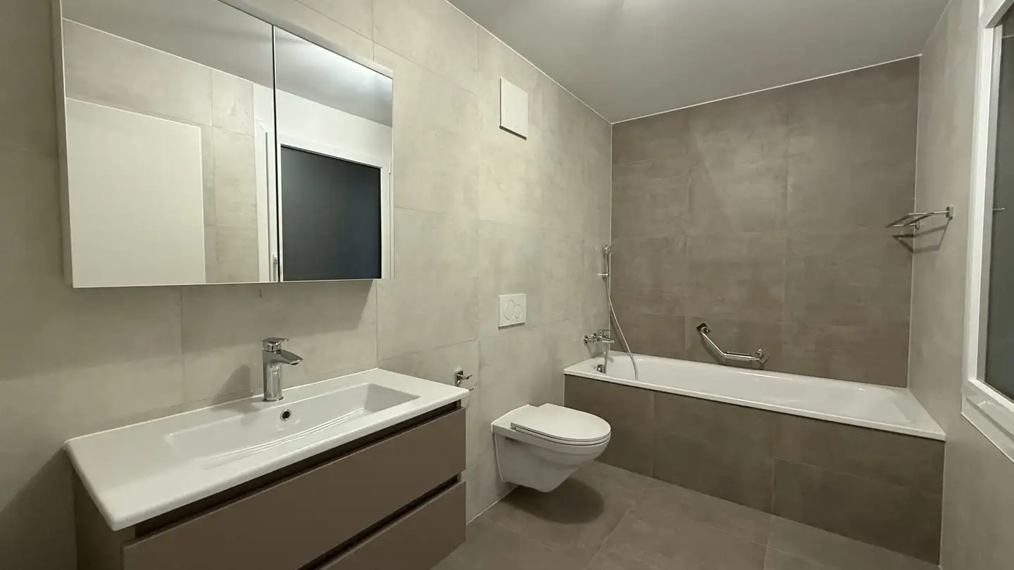 Apartment for rent - Route De La Côte-Aux-Moines 19, 1566 Les Friques - Photo 4