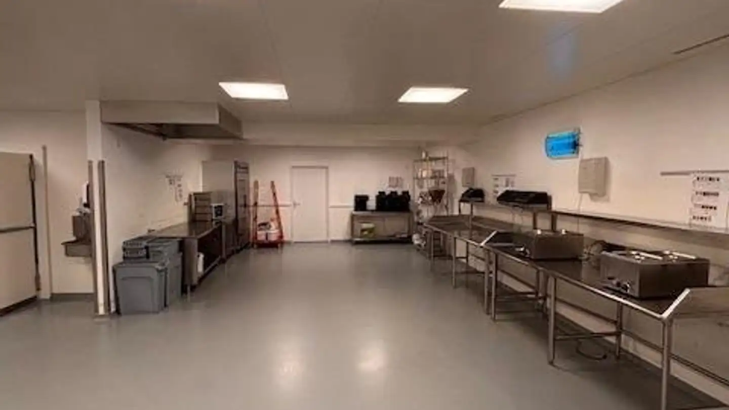 Gewerbe mieten - Zürichstrasse 17, 8607 Aathal-Seegräben - Foto 2