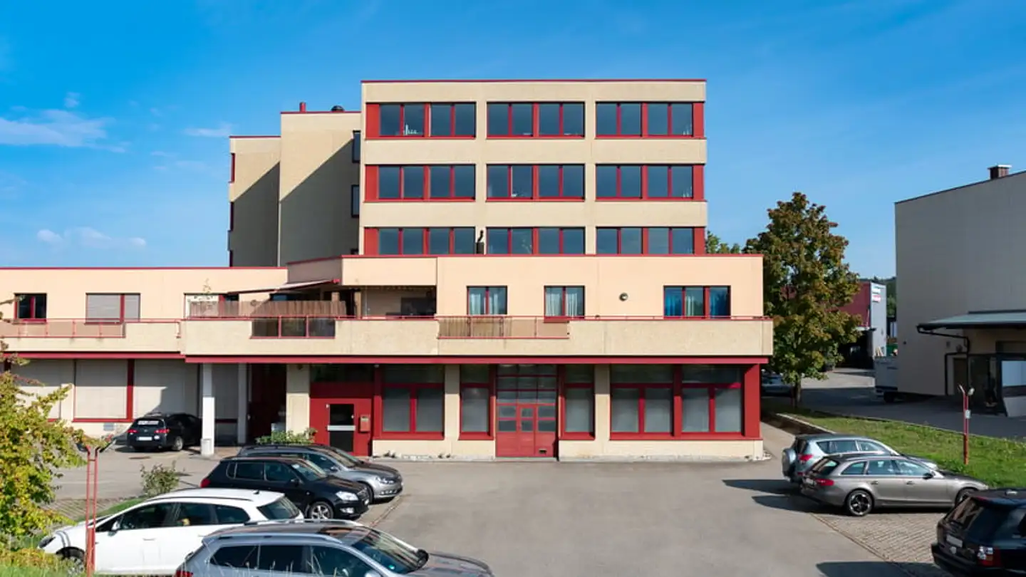 Grande magazzino in affitto - Unterfeldstrasse 5, 8340 Hinwil - Photo 4