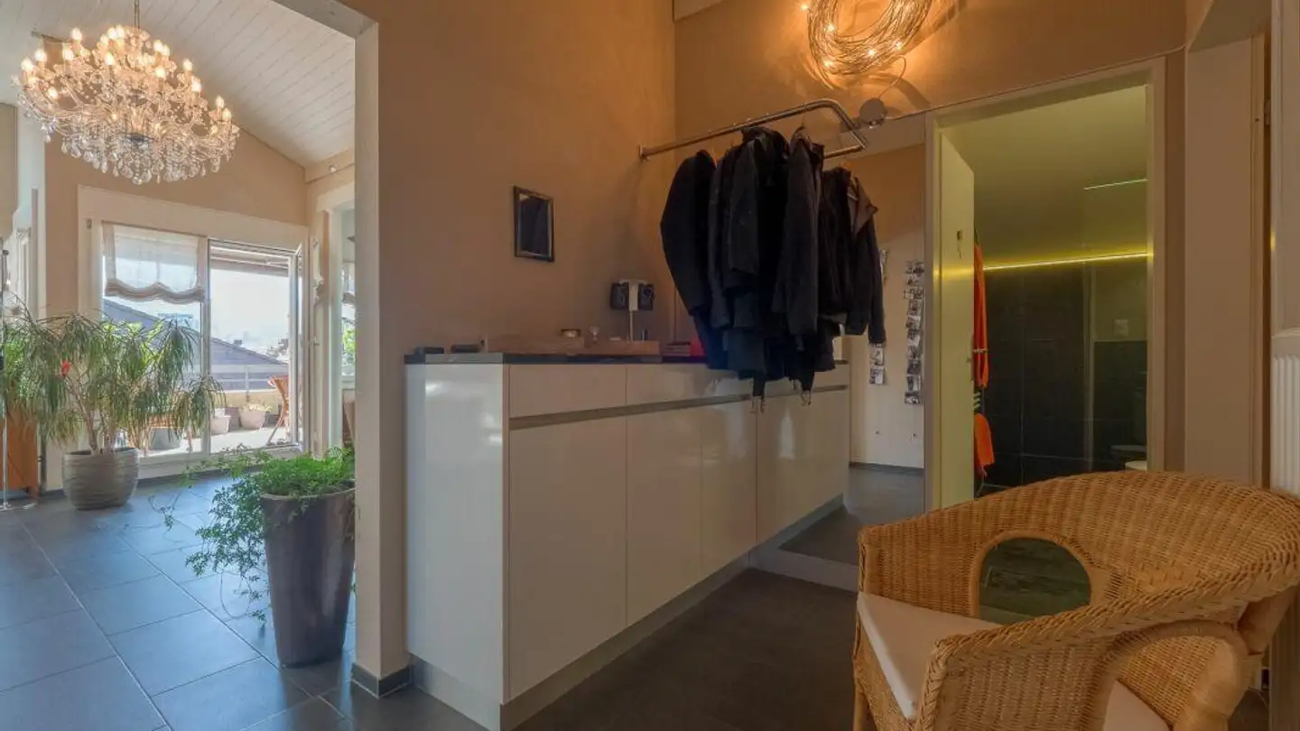 Dachgeschosswohnung kaufen - Bahnhofstrasse, 4132 Muttenz - Foto 2