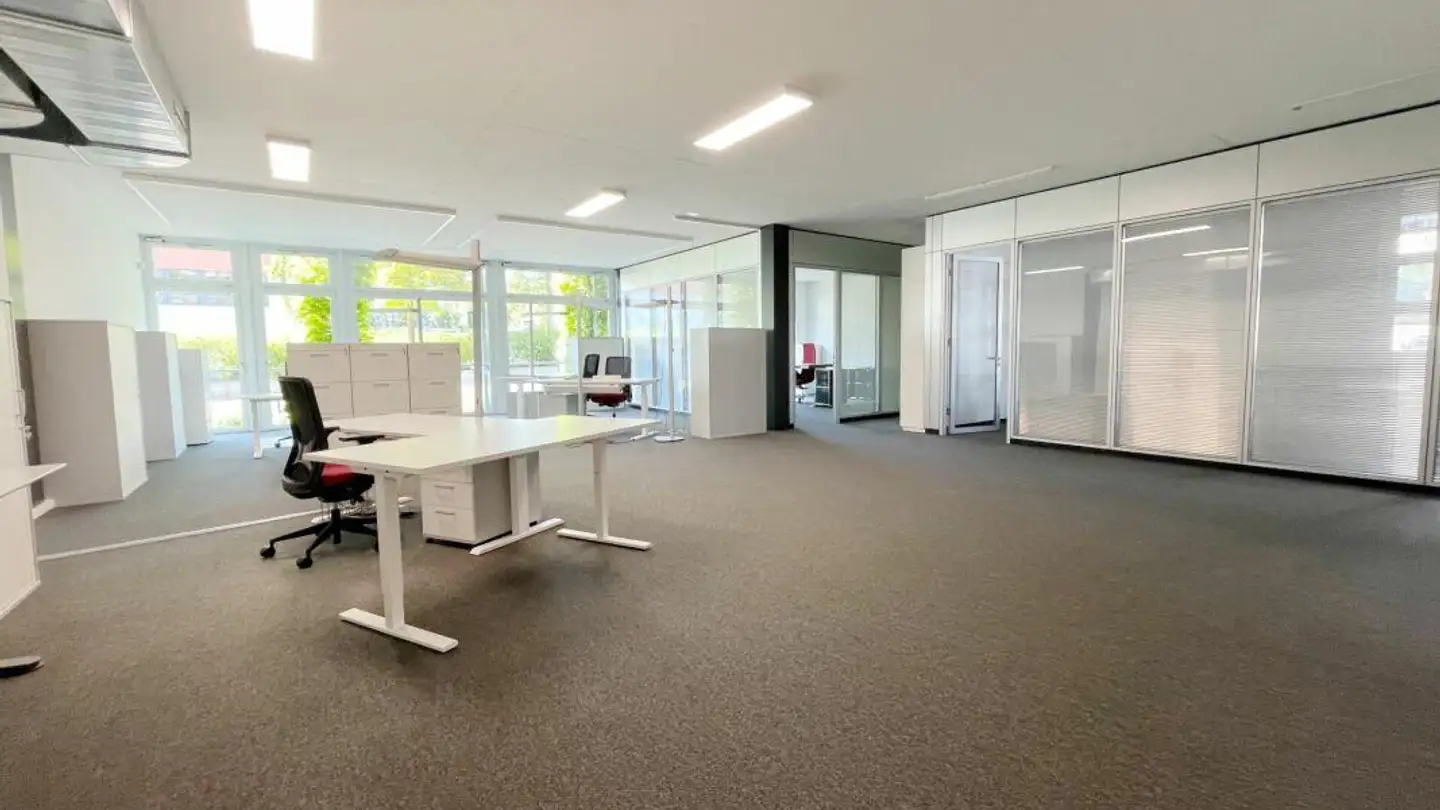 Bureau à louer - Rothusstrasse 23, 6331 Hünenberg