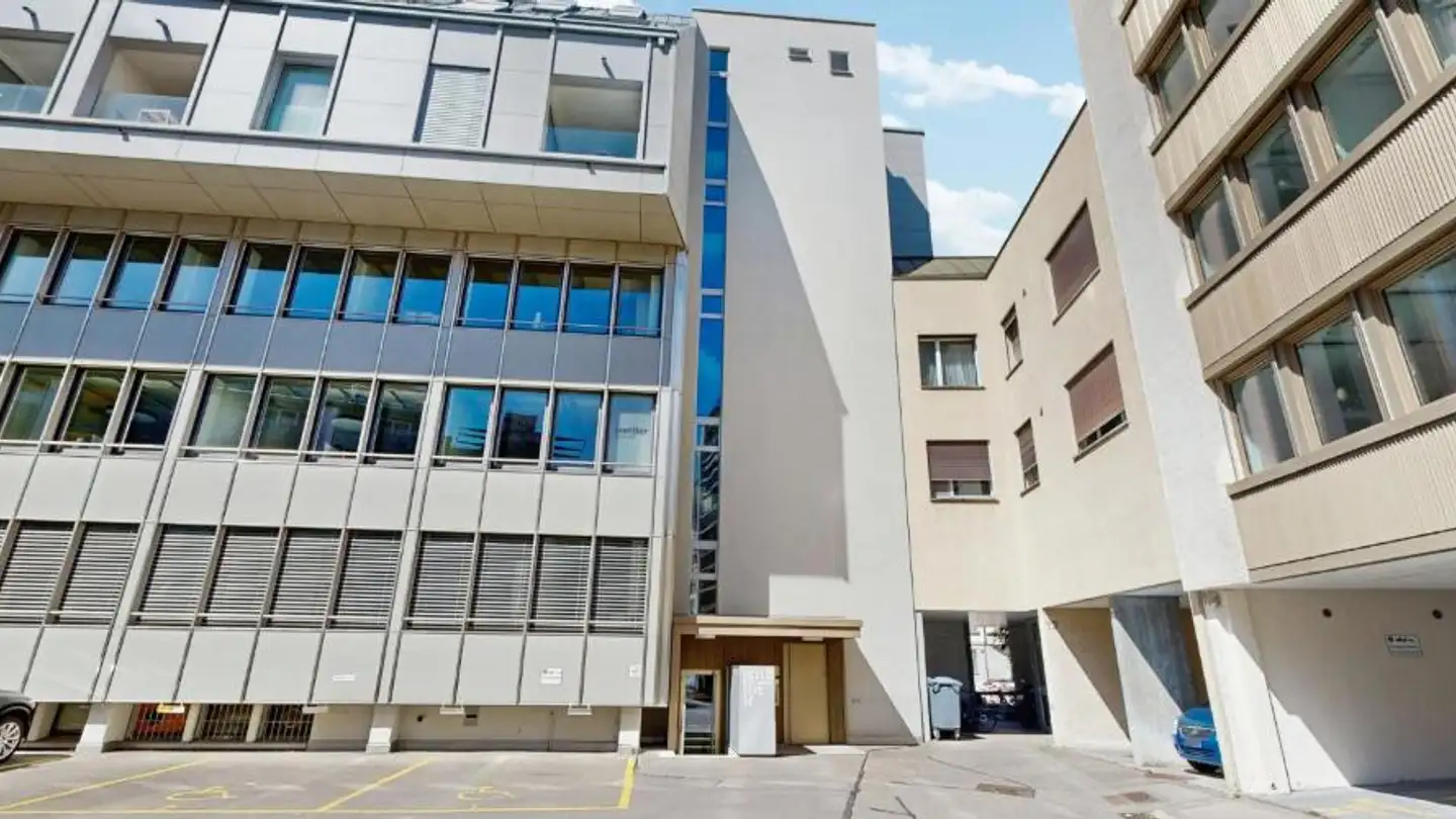 Place de parking intérieure pour moto à louer - Bellerivestrasse 17, 8008 Zürich